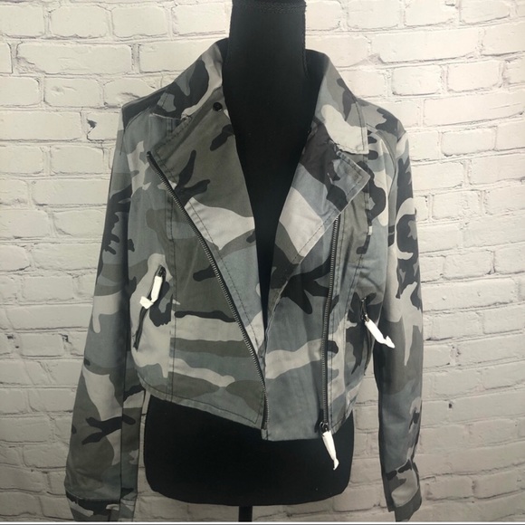 Coalition L.A. : Camouflage Cropped Jacket. Multiple Sizes: S,M,L, XL - Picture 11 of 15